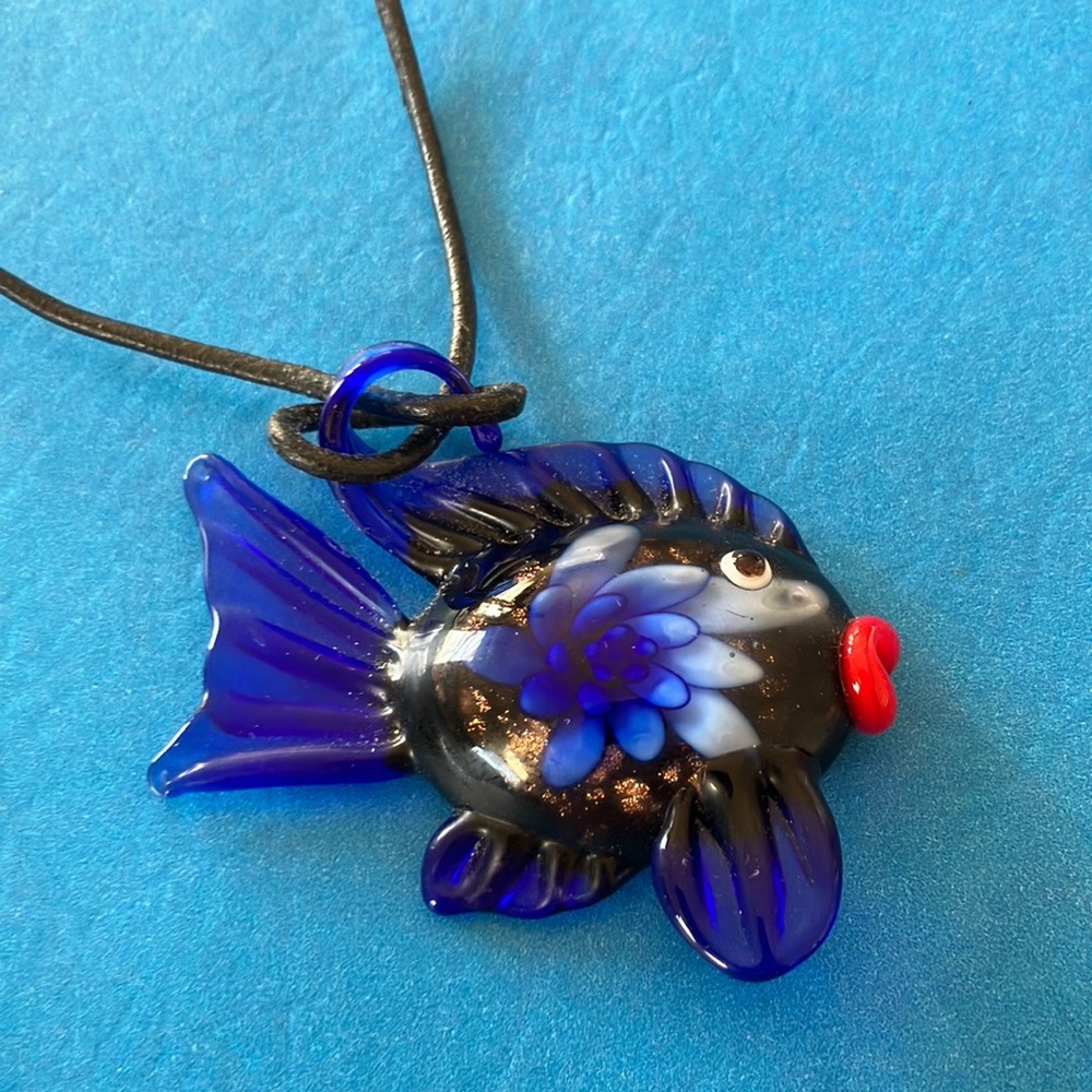 Necklace, whimsical glass fish.